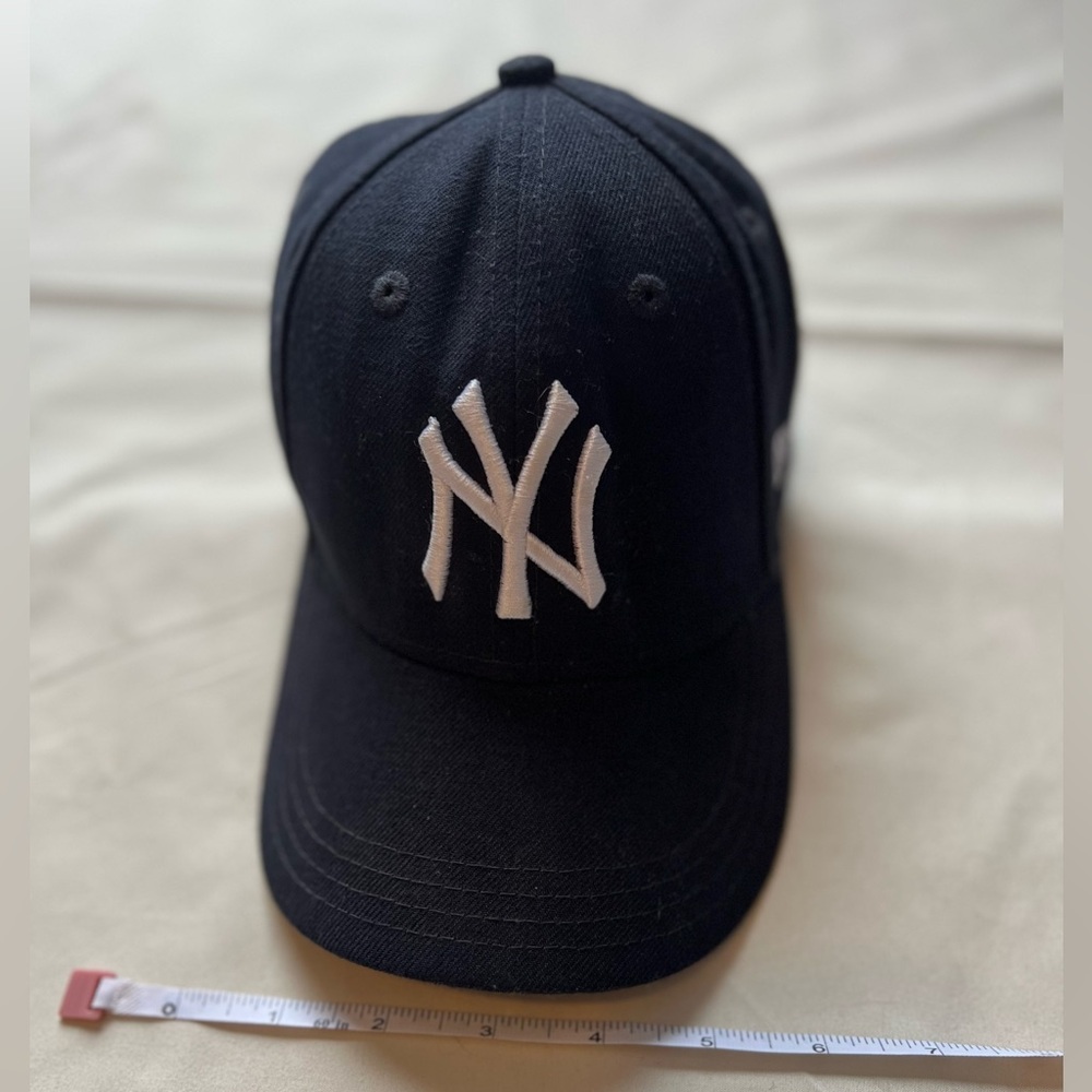 9FORTY Youth New York Yankees Black Adjustable Hat, MLB Genuine Merchandise